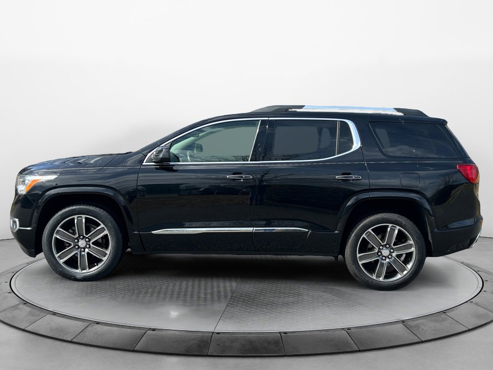 Used 2017 GMC Acadia Denali w/ LPO, Cargo Package image 4