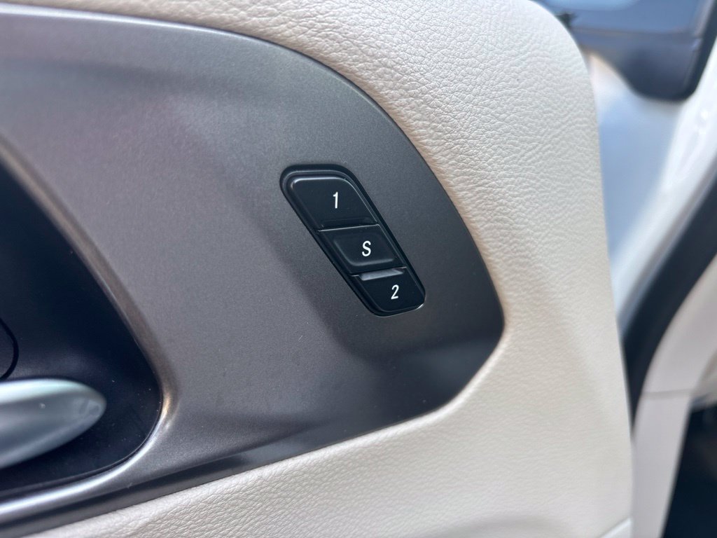 Used 2024 Chrysler Pacifica Touring-L FWD image 20