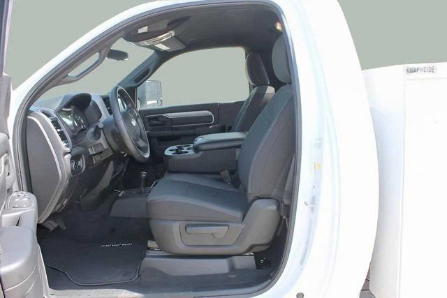 New 2024 RAM 2500 Tradesman w/ Chrome Appearance Group AWD/4WD image 32