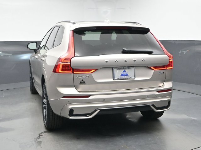 Used 2024 Volvo XC60 B5 Core w/ Protection Package Premier AWD/4WD image 7