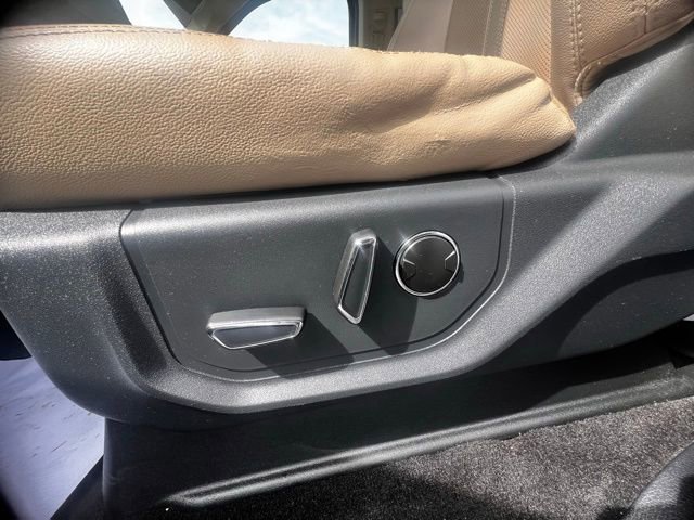 Used 2022 Ford Expedition Max Limited image 25