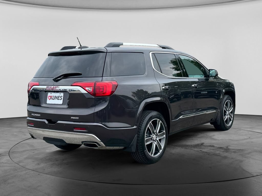 Used 2017 GMC Acadia Denali w/ Technology Package AWD/4WD image 10