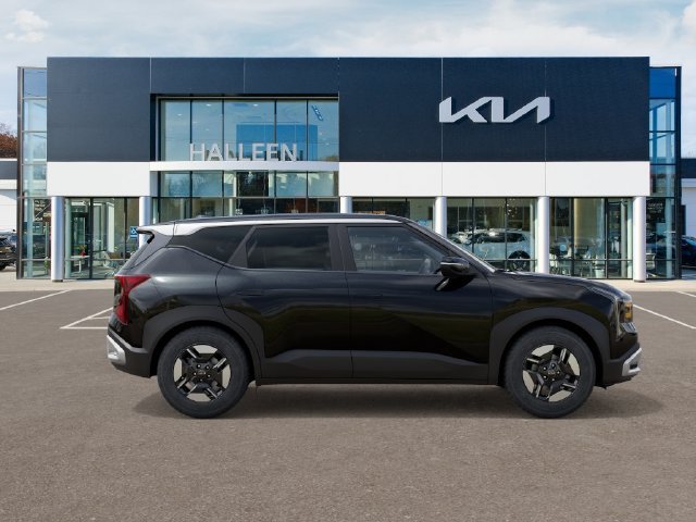 New 2027 Kia Seltos LX FWD image 7