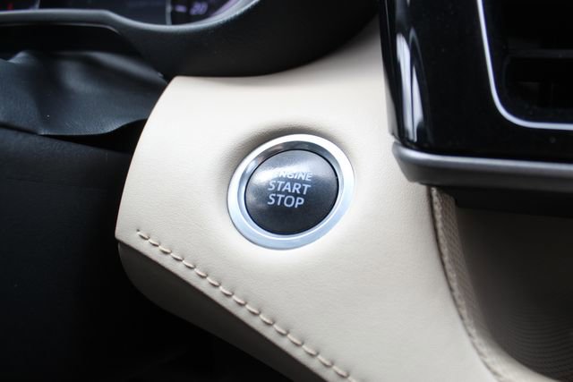 Used 2020 Toyota Highlander Limited image 18