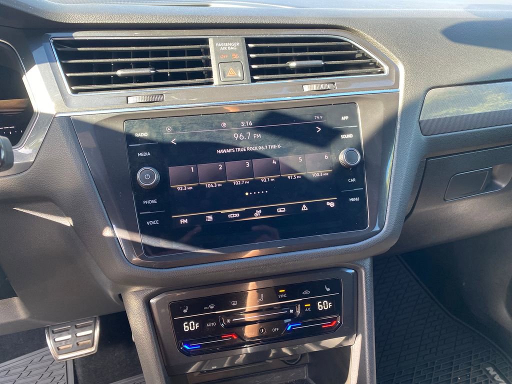 Used 2023 Volkswagen Tiguan SE R-Line image 16