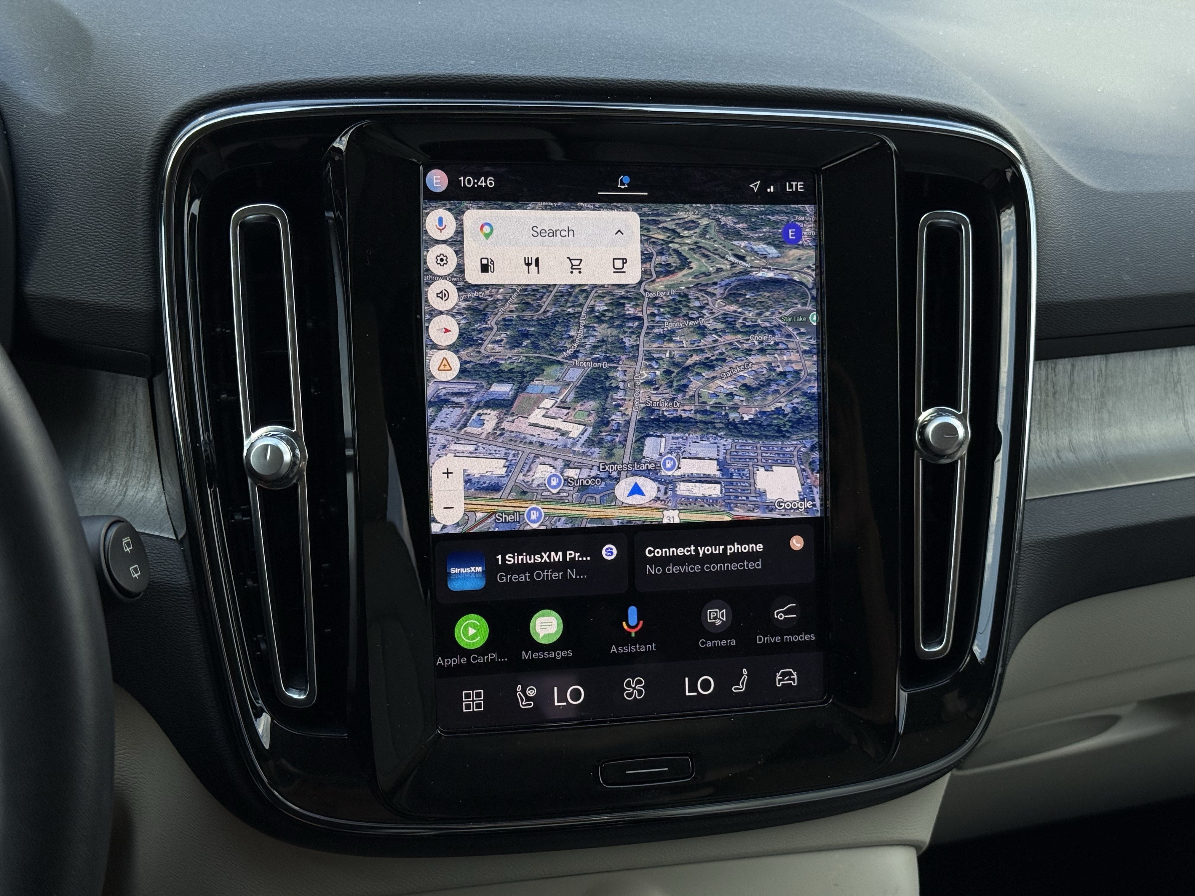 Used 2023 Volvo XC40 B4 Plus w/ Climate Package FWD image 15