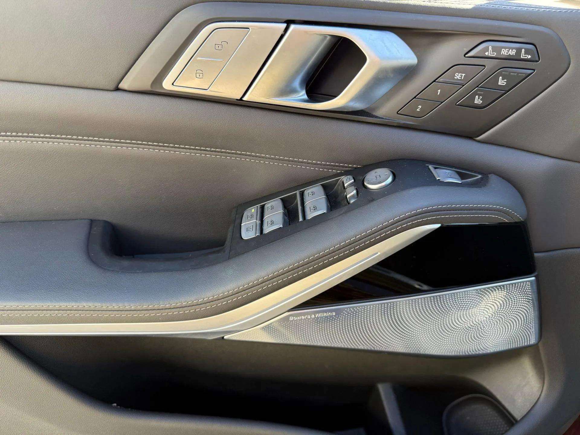 Used 2022 BMW X7 M50i image 39