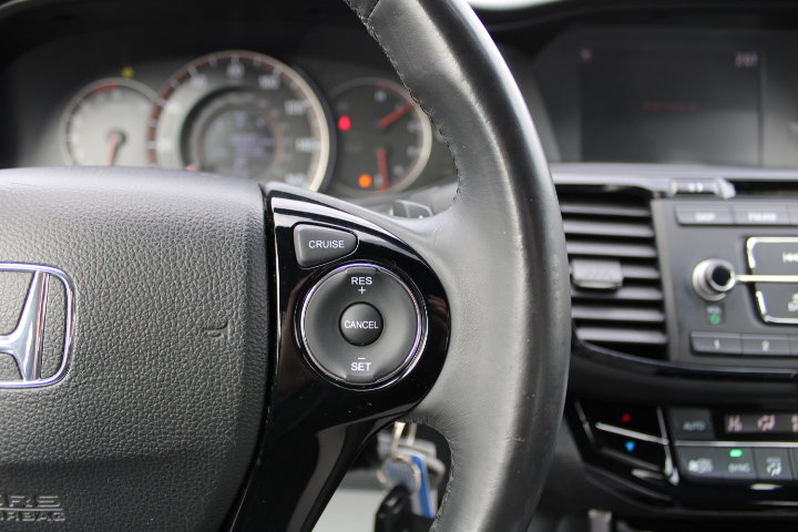 Used 2017 Honda Accord Sport image 13