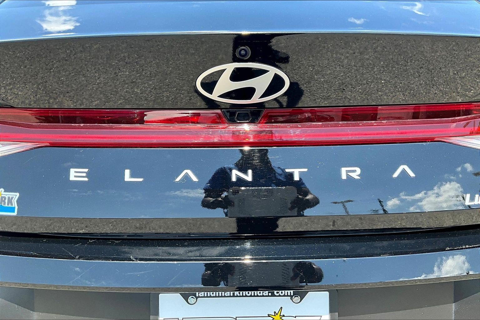 Used 2025 Hyundai Elantra Limited FWD image 33