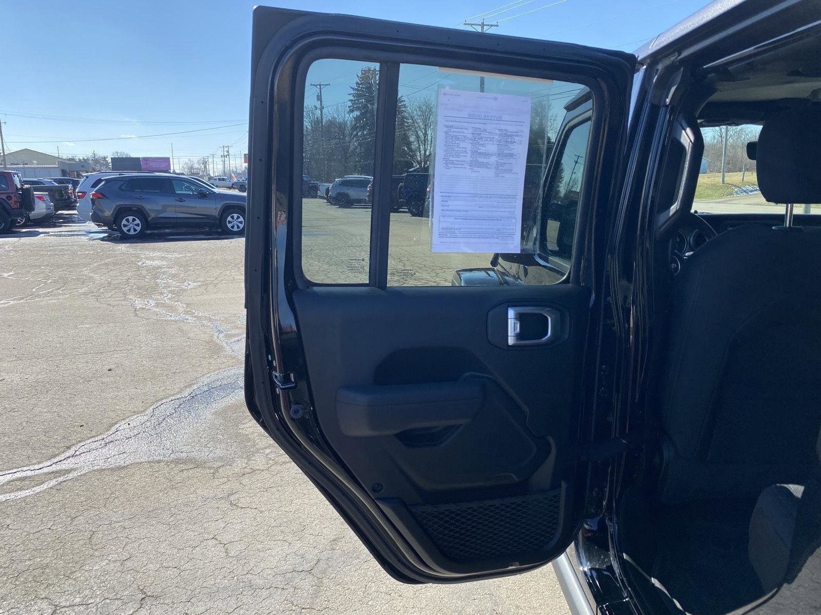 Used 2022 Jeep Gladiator Sport image 20