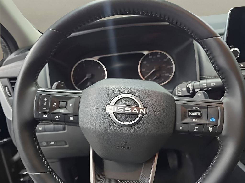Used 2025 Nissan Rogue SV FWD image 23
