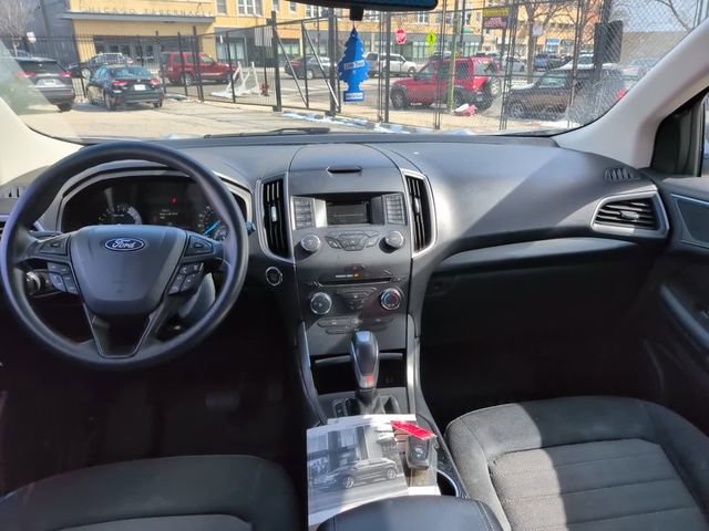 Used 2018 Ford Edge SE image 12