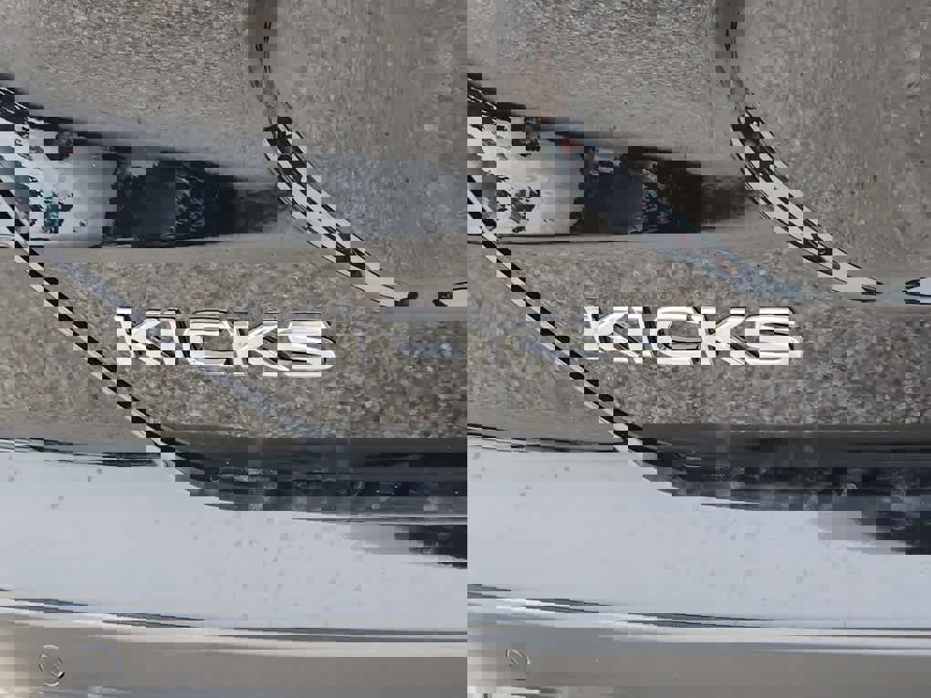 New 2025 Nissan Kicks Play S image 18