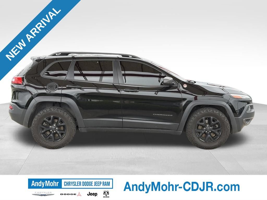 Used 2017 Jeep Cherokee Trailhawk AWD/4WD image 5