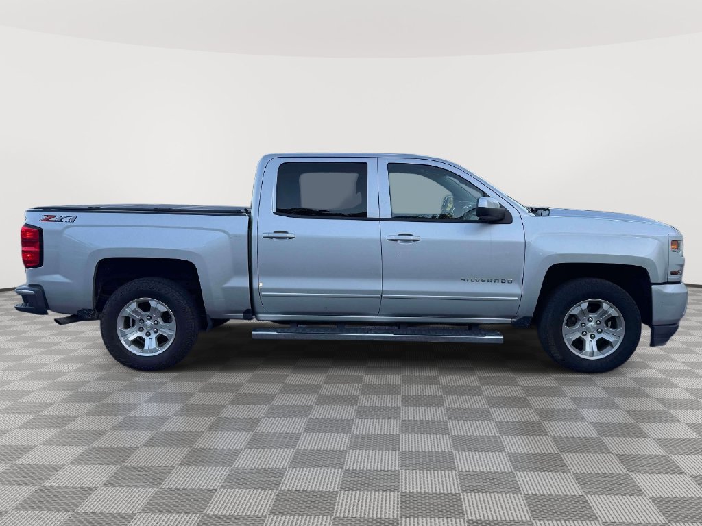 Used 2018 Chevrolet Silverado 1500 LT w/ All Star Edition AWD/4WD image 9