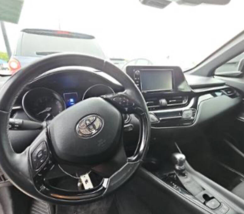 Used 2018 Toyota C-HR XLE image 12
