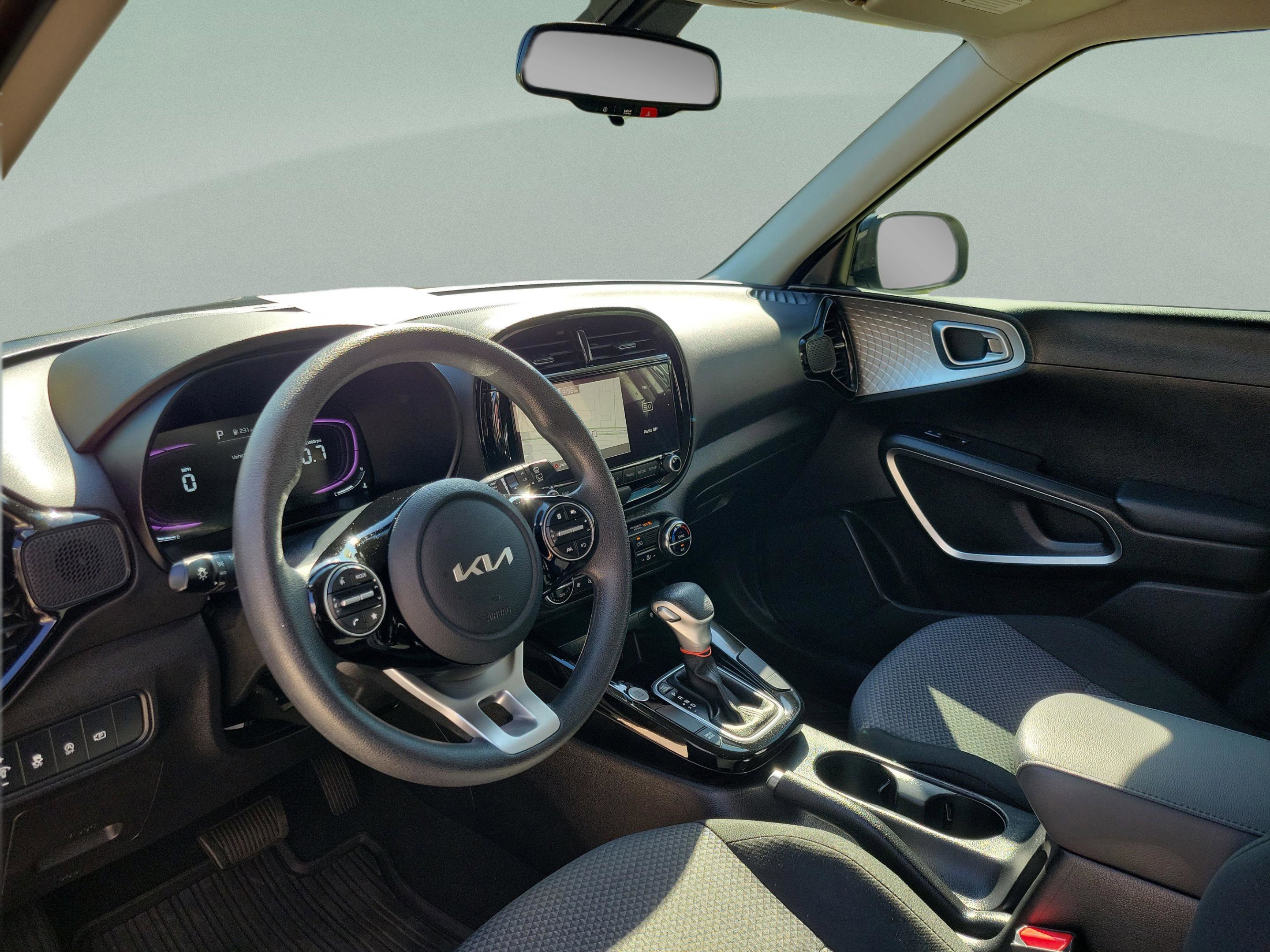 Used 2024 Kia Soul S FWD image 25
