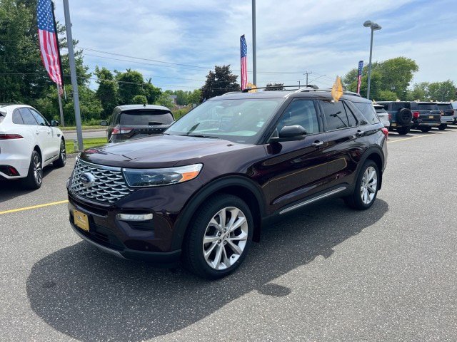 Certified 2023 Ford Explorer Platinum w/ Technology Package AWD/4WD image 3