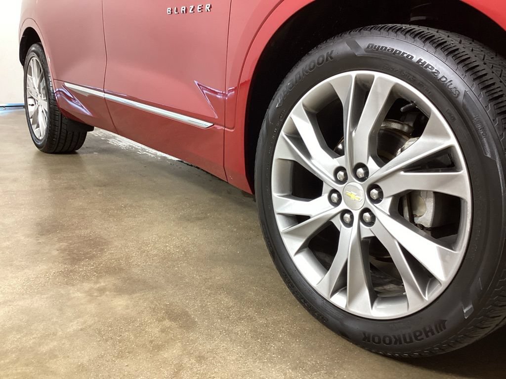 Used 2019 Chevrolet Blazer Premier w/ Sun and Wheels Package AWD/4WD image 6