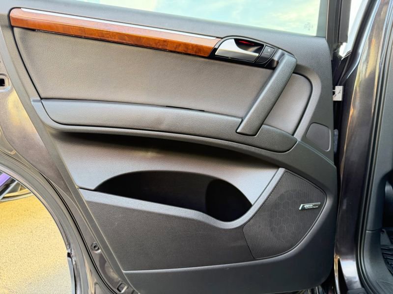 Used 2015 Audi Q7 TDI Premium Plus w/ Premium Plus Package AWD/4WD image 14