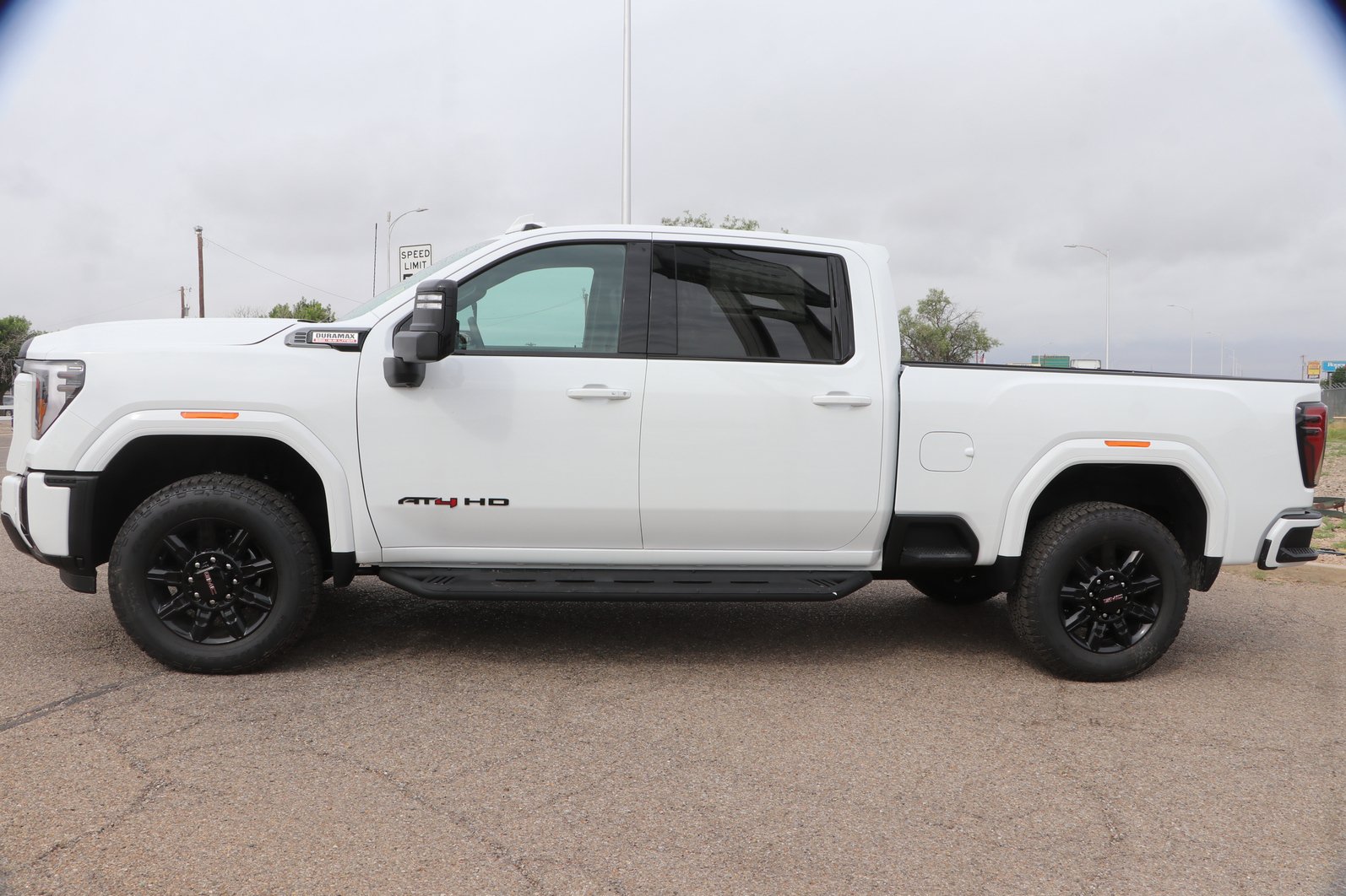 New 2026 GMC Sierra 2500 AT4 AWD/4WD image 4