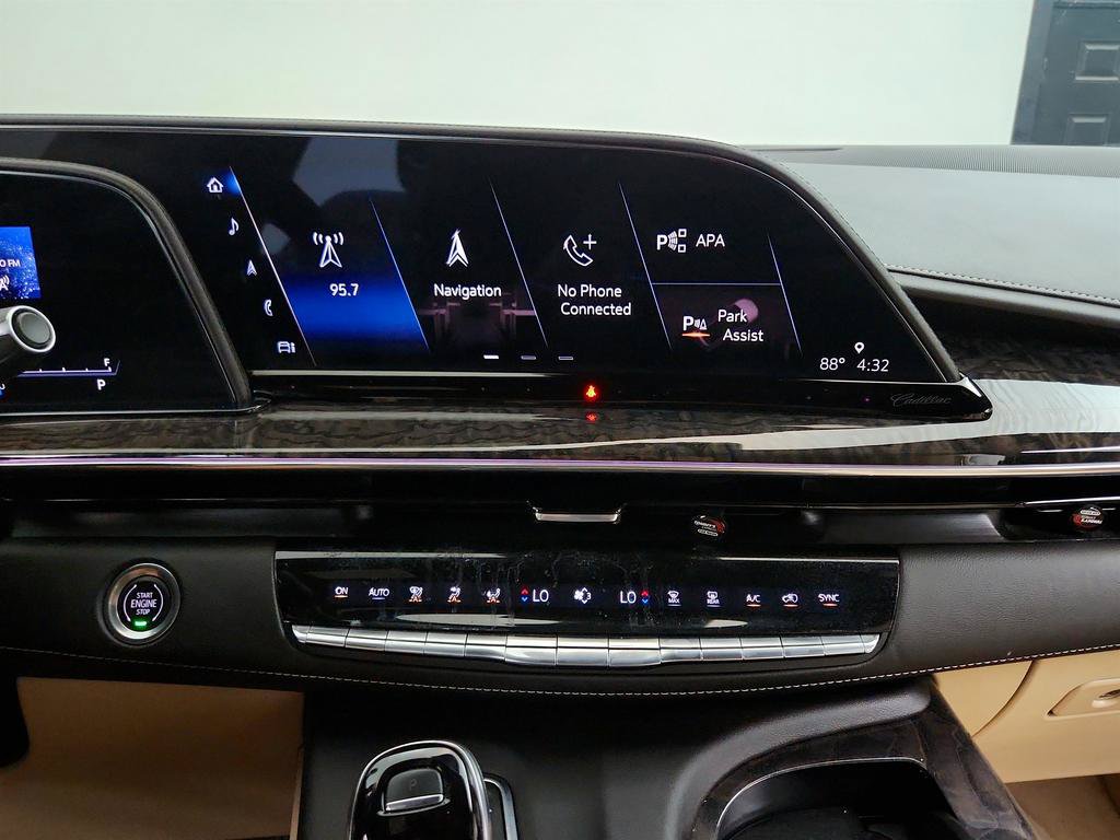 Used 2021 Cadillac Escalade Premium Luxury w/ LPO, Illumination Package AWD/4WD image 21