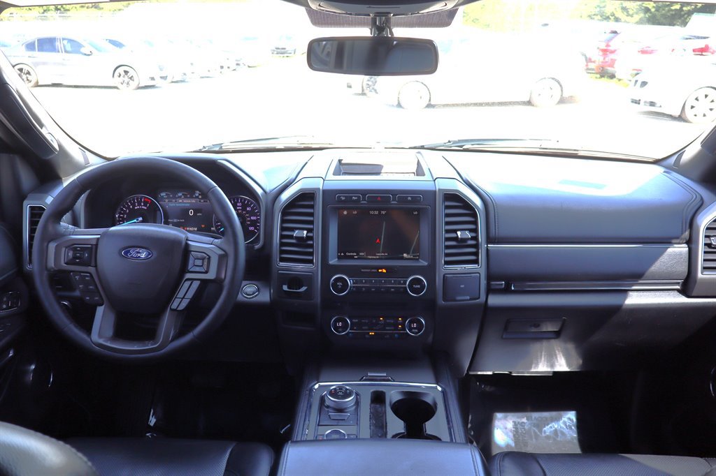 Used 2018 Ford Expedition Max XLT w/ Equipment Group 202A AWD/4WD image 13