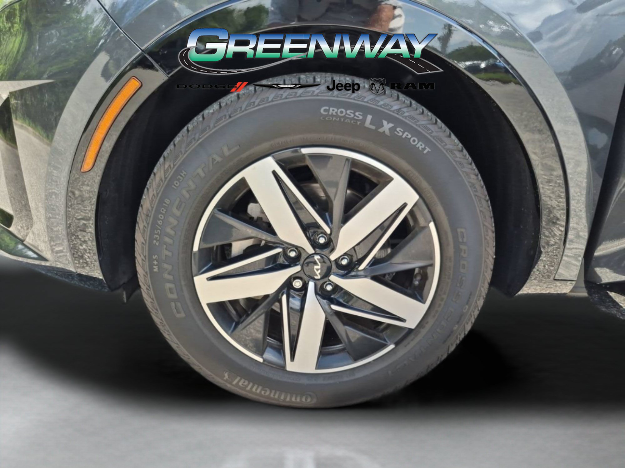 Used 2023 Kia Sorento S FWD image 32