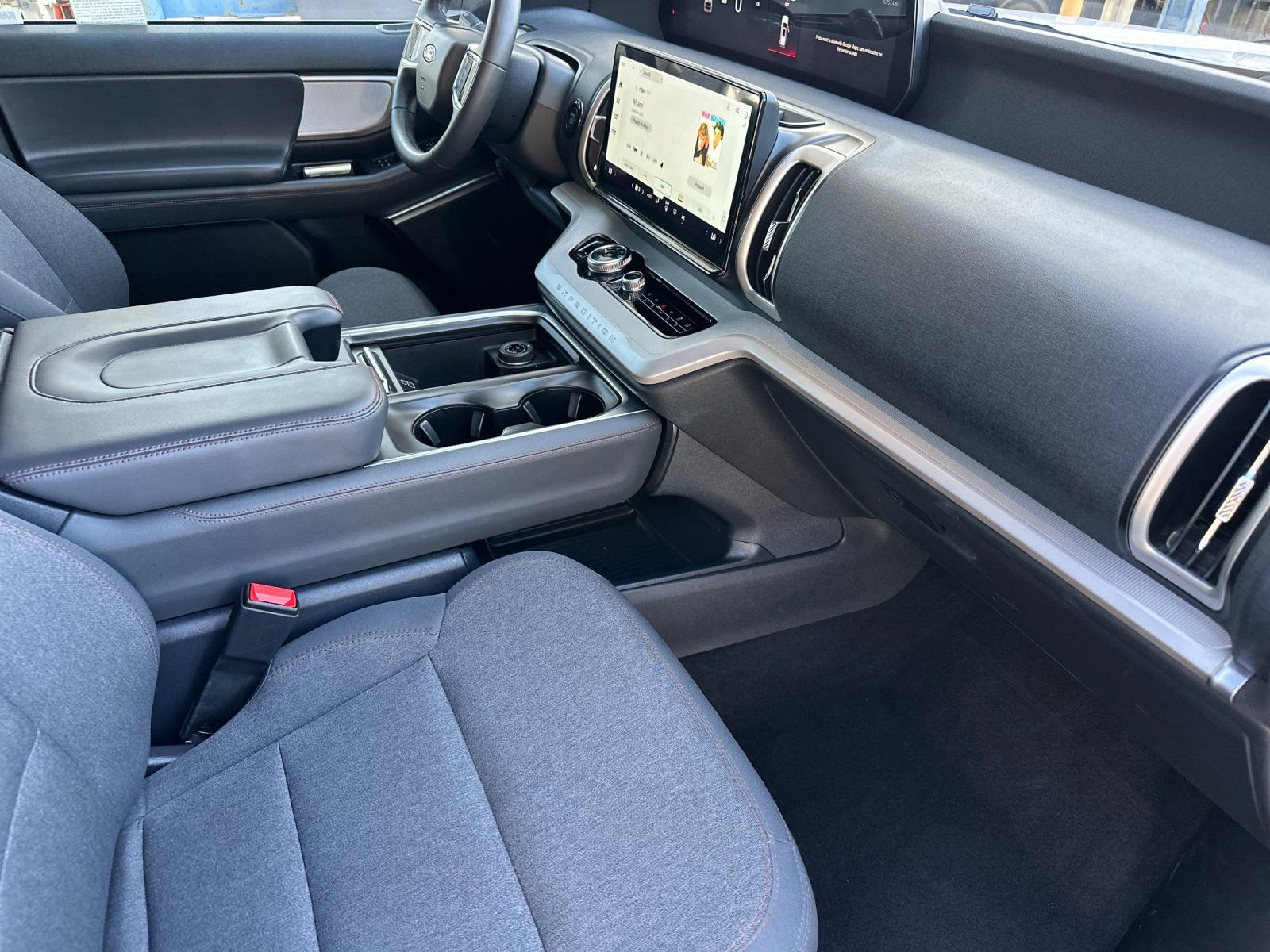 Used 2025 Ford Expedition Max Active AWD/4WD image 19