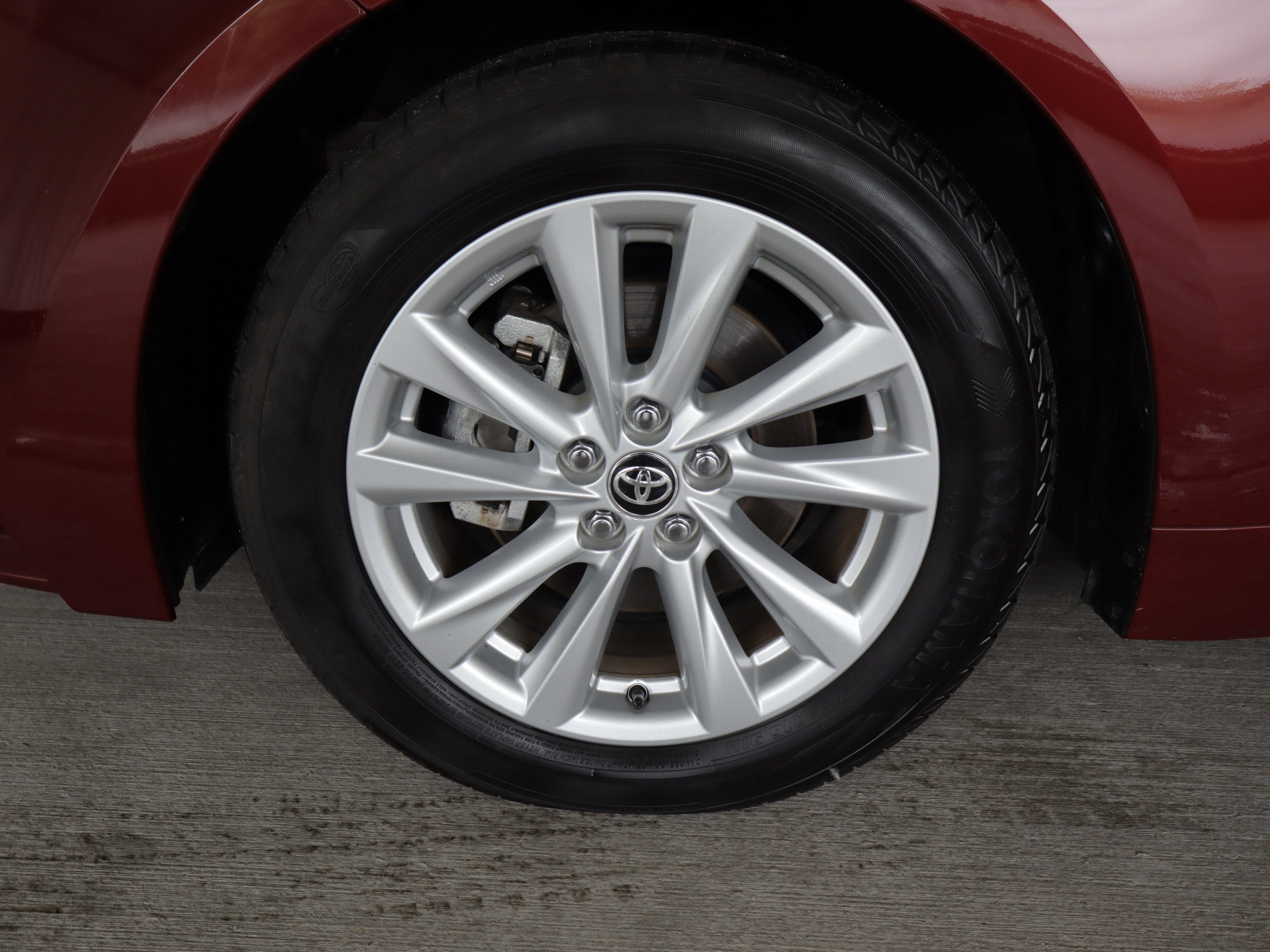 Used 2025 Toyota Corolla LE w/ LE Premium Package FWD image 25