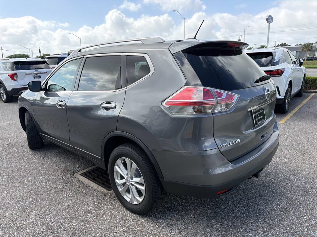 Used 2016 Nissan Rogue SV AWD/4WD image 5