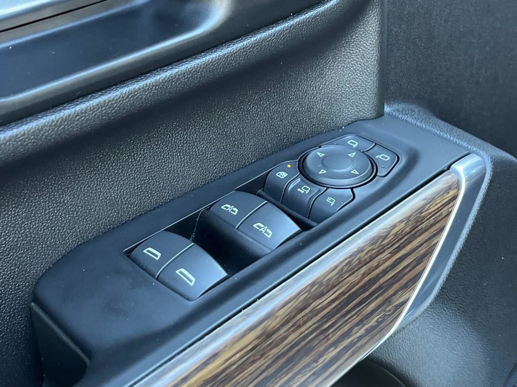 Used 2020 Chevrolet Silverado 3500 High Country image 26