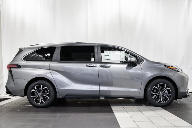 New 2026 Toyota Sienna Platinum AWD/4WD image 3