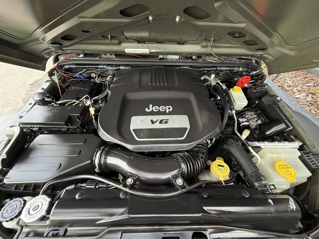 Used 2015 Jeep Wrangler Unlimited Sport image 22