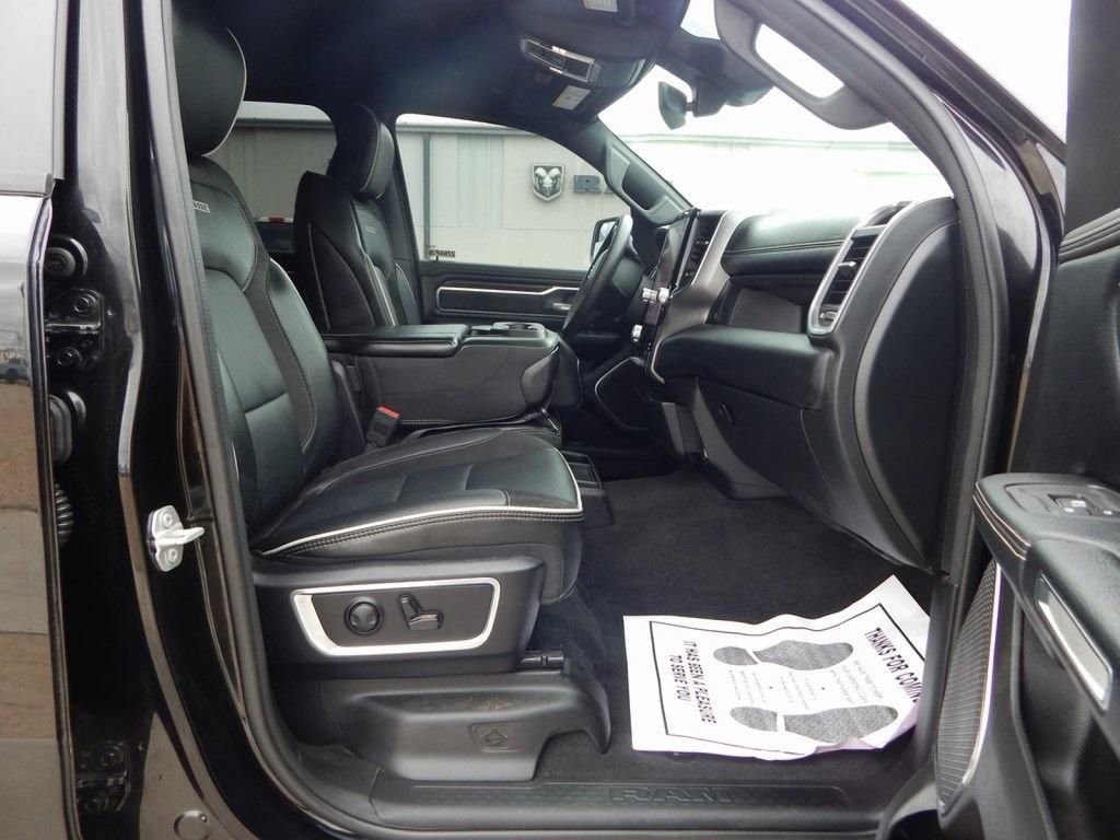 Used 2025 RAM 1500 Laramie AWD/4WD image 16