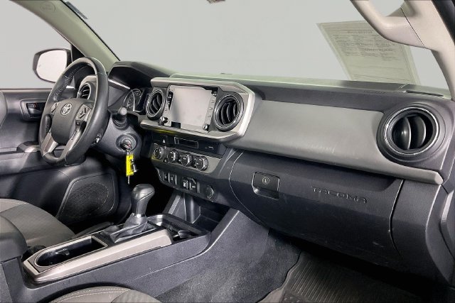 Used 2022 Toyota Tacoma SR5 w/ Technology Package AWD/4WD image 22