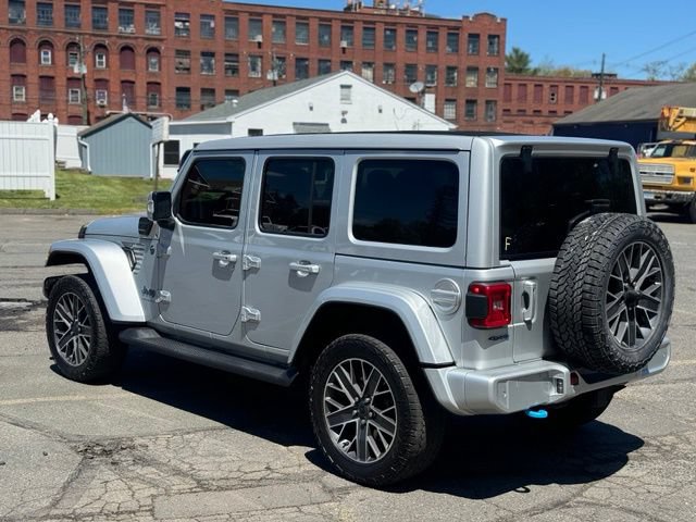 Used 2024 Jeep Wrangler High Altitude AWD/4WD image 8