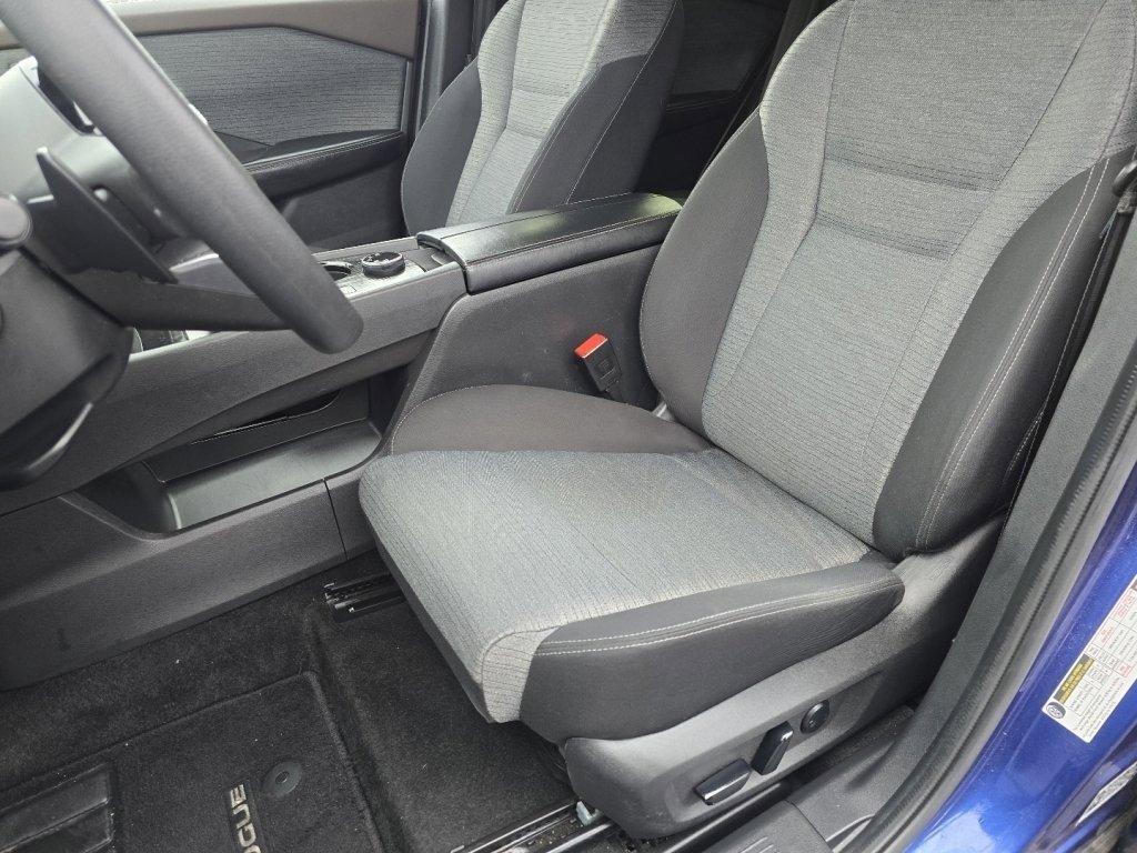 Used 2023 Nissan Rogue SV image 20