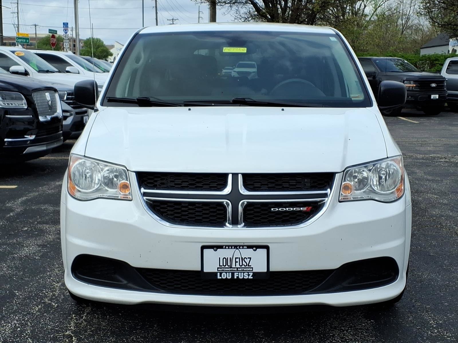 Used 2019 Dodge Grand Caravan SE w/ UConnect Hands-Free Group image 32