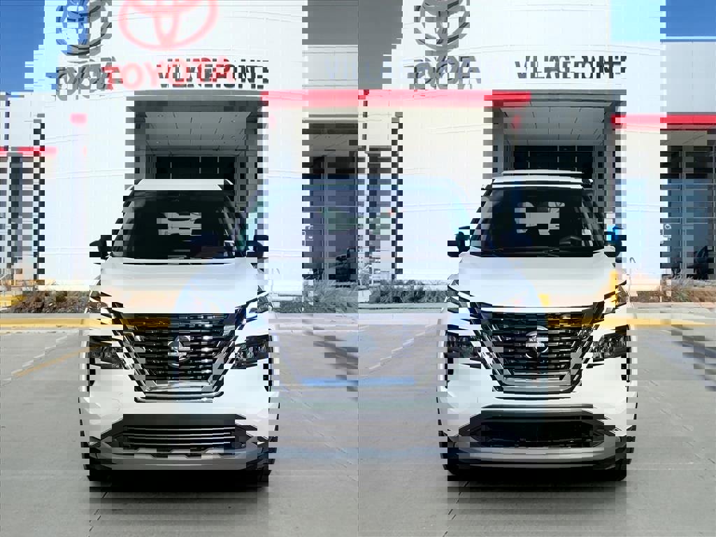 Used 2023 Nissan Rogue S image 10