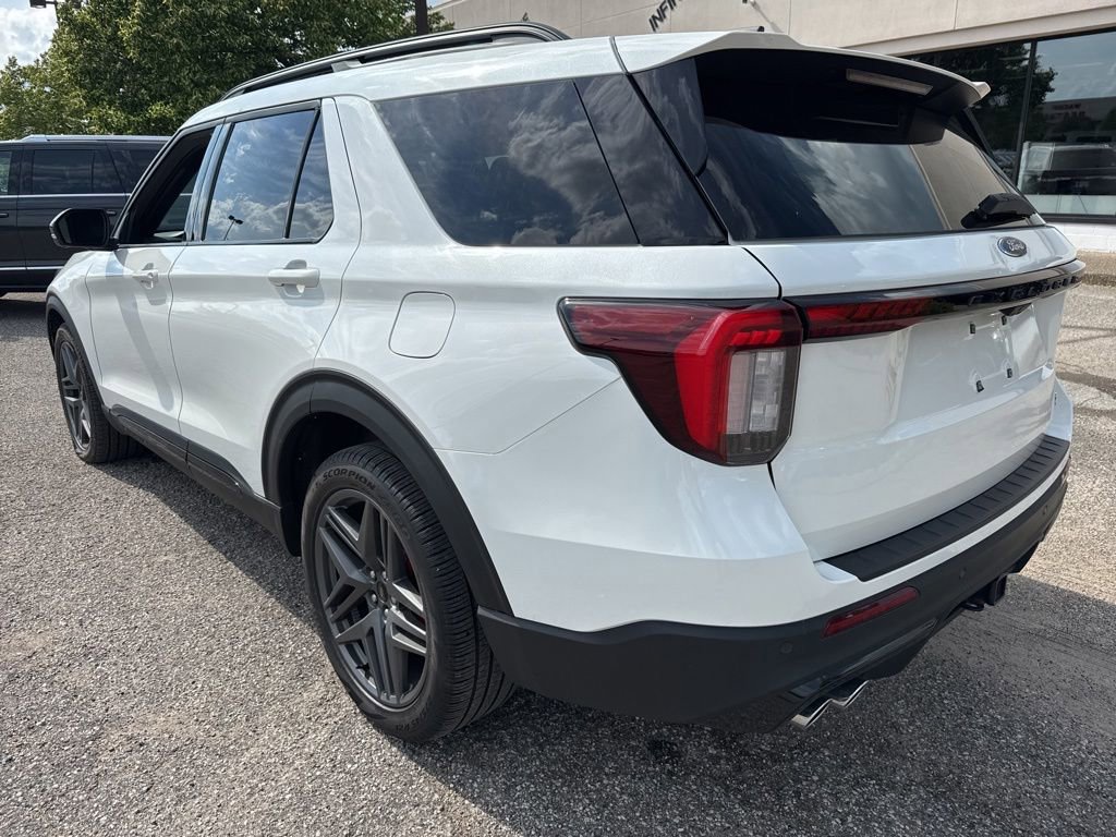 Used 2025 Ford Explorer ST AWD/4WD image 6