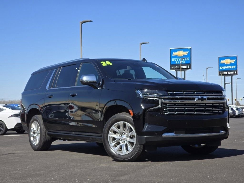 Used 2024 Chevrolet Suburban Premier image 2