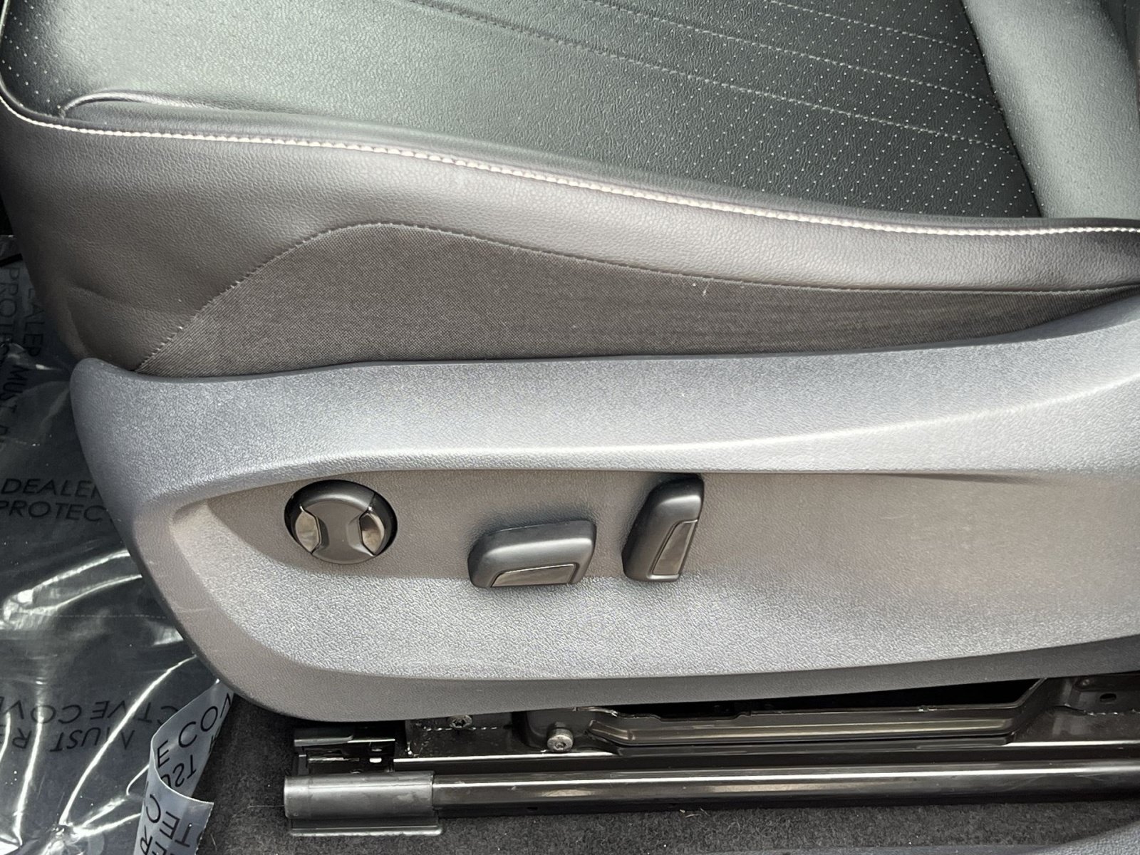 Used 2022 Volkswagen Tiguan SE AWD/4WD image 19