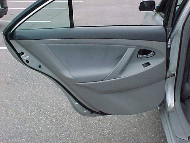 Used 2009 Toyota Camry LE FWD image 17