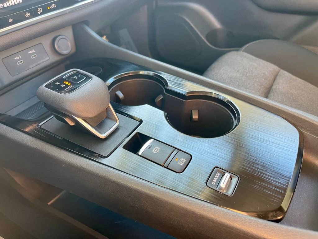 Used 2024 Nissan Rogue SV image 15