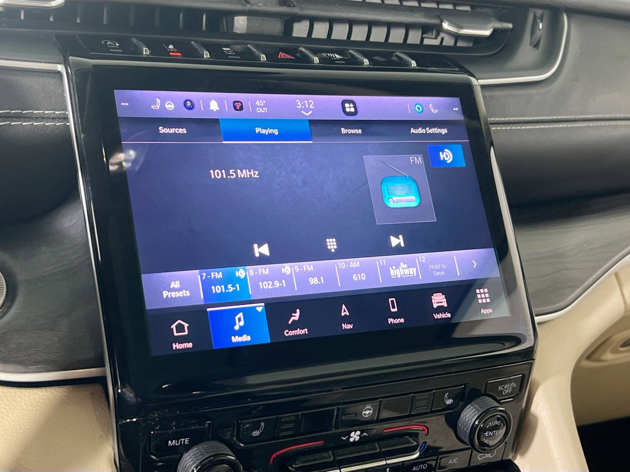 Used 2022 Jeep Grand Cherokee Limited image 15