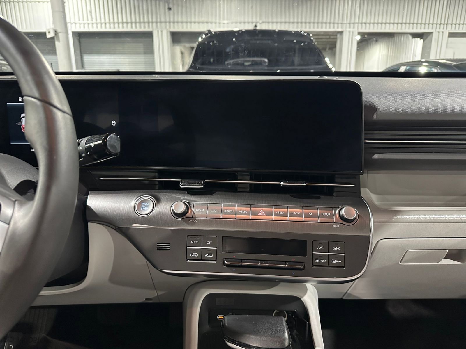 Used 2025 Hyundai Kona SEL image 18