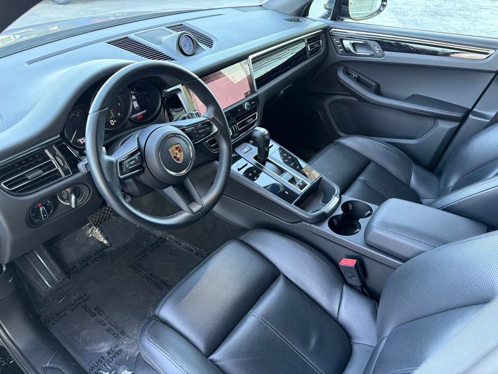 Used 2024 Porsche Macan AWD/4WD image 11