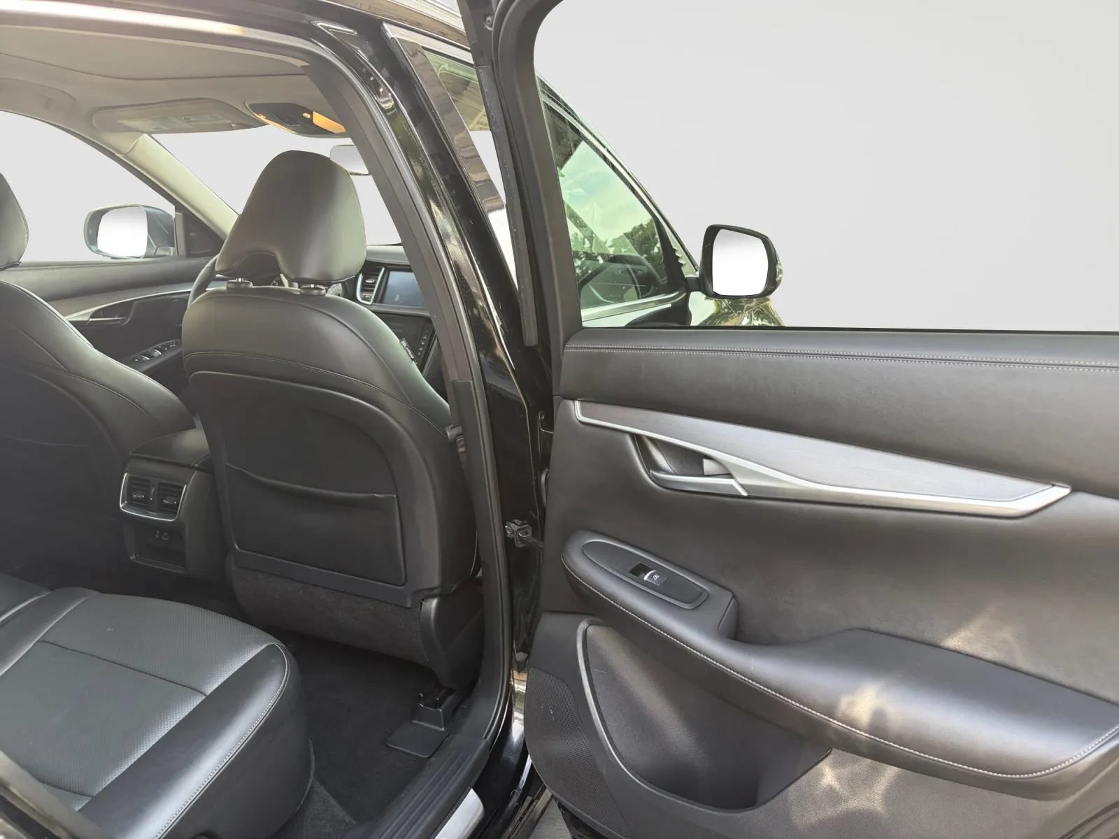 Used 2022 INFINITI QX50 Luxe AWD/4WD image 17