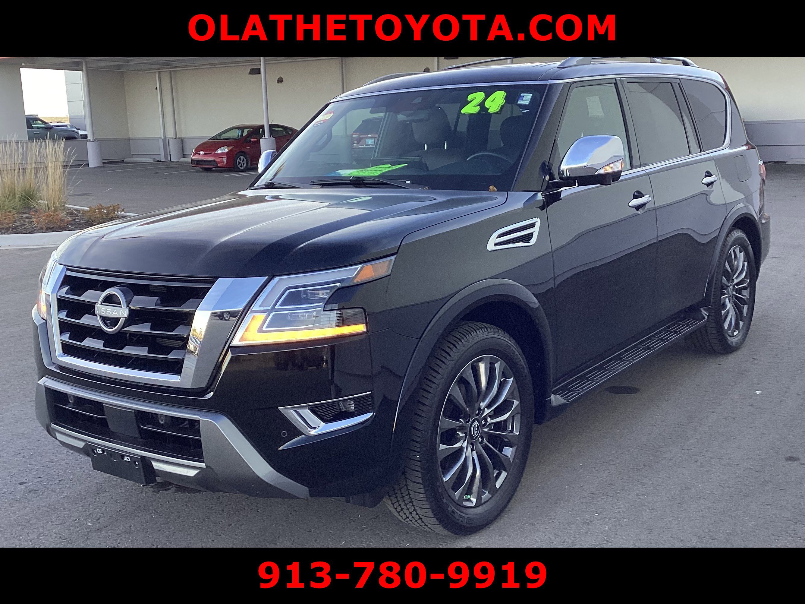 Used 2024 Nissan Armada Platinum w/ Captain's Chairs Package image 4